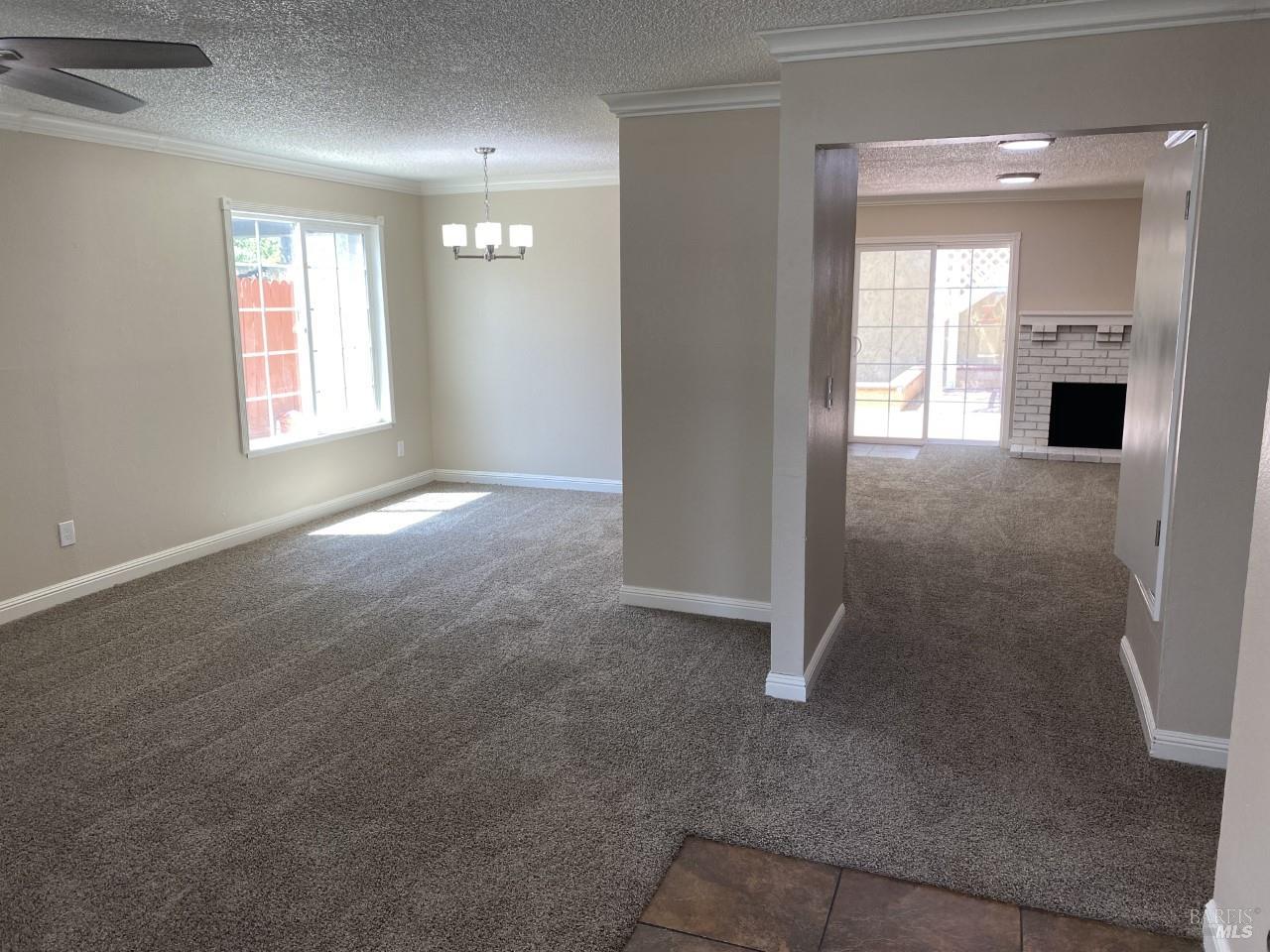 Detail Gallery Image 3 of 27 For 172 W Catamaran Cir, Pittsburg,  CA 94565 - 4 Beds | 2 Baths