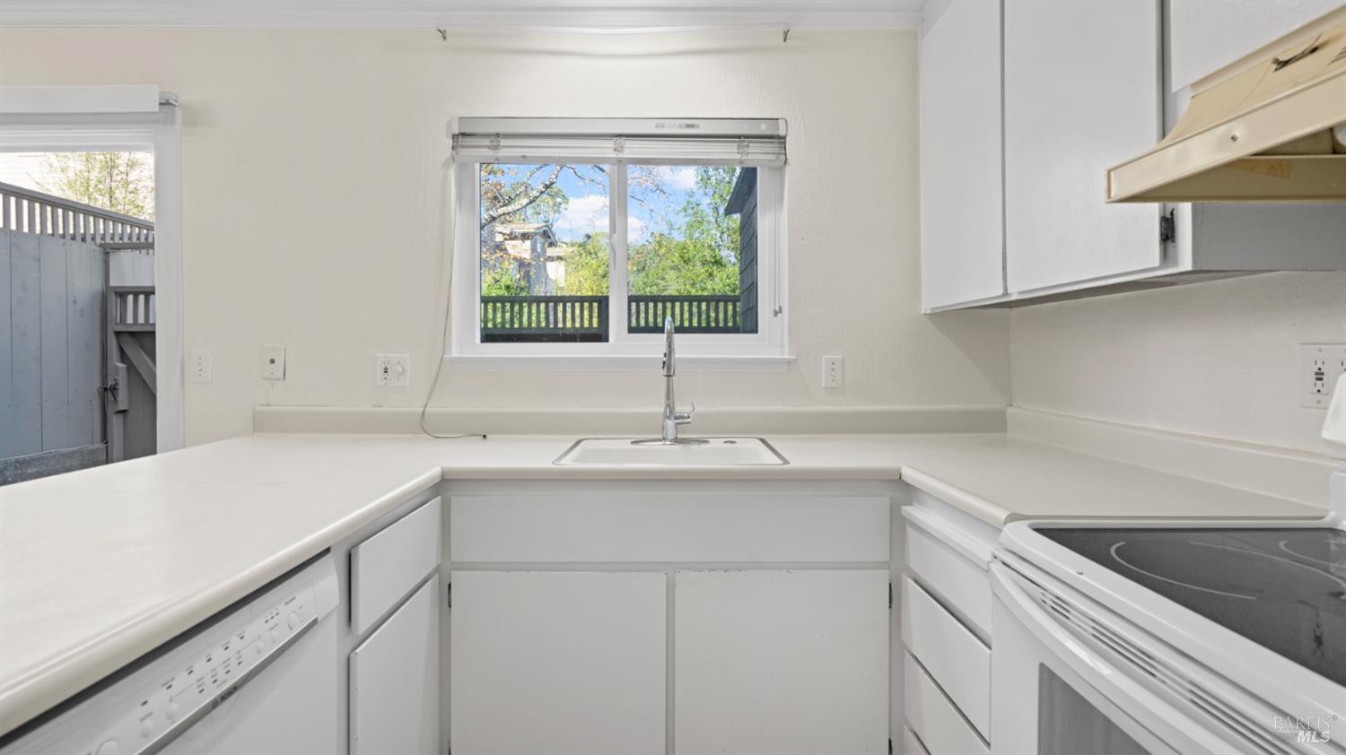 Detail Gallery Image 25 of 46 For 1411 Casa Buena Dr #45,  Corte Madera,  CA 94925 - 2 Beds | 1 Baths