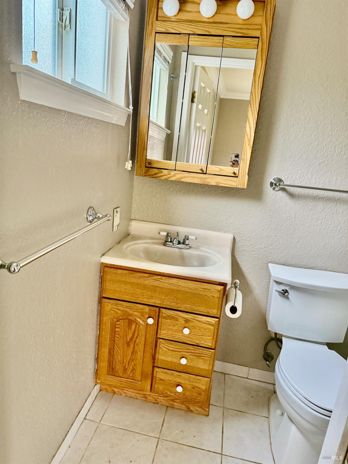 Detail Gallery Image 18 of 38 For 214 Albany Ave, Vacaville,  CA 95687 - 3 Beds | 2 Baths