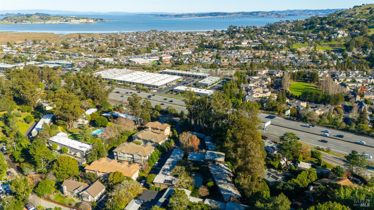 Detail Gallery Image 3 of 46 For 1411 Casa Buena Dr #45,  Corte Madera,  CA 94925 - 2 Beds | 1 Baths