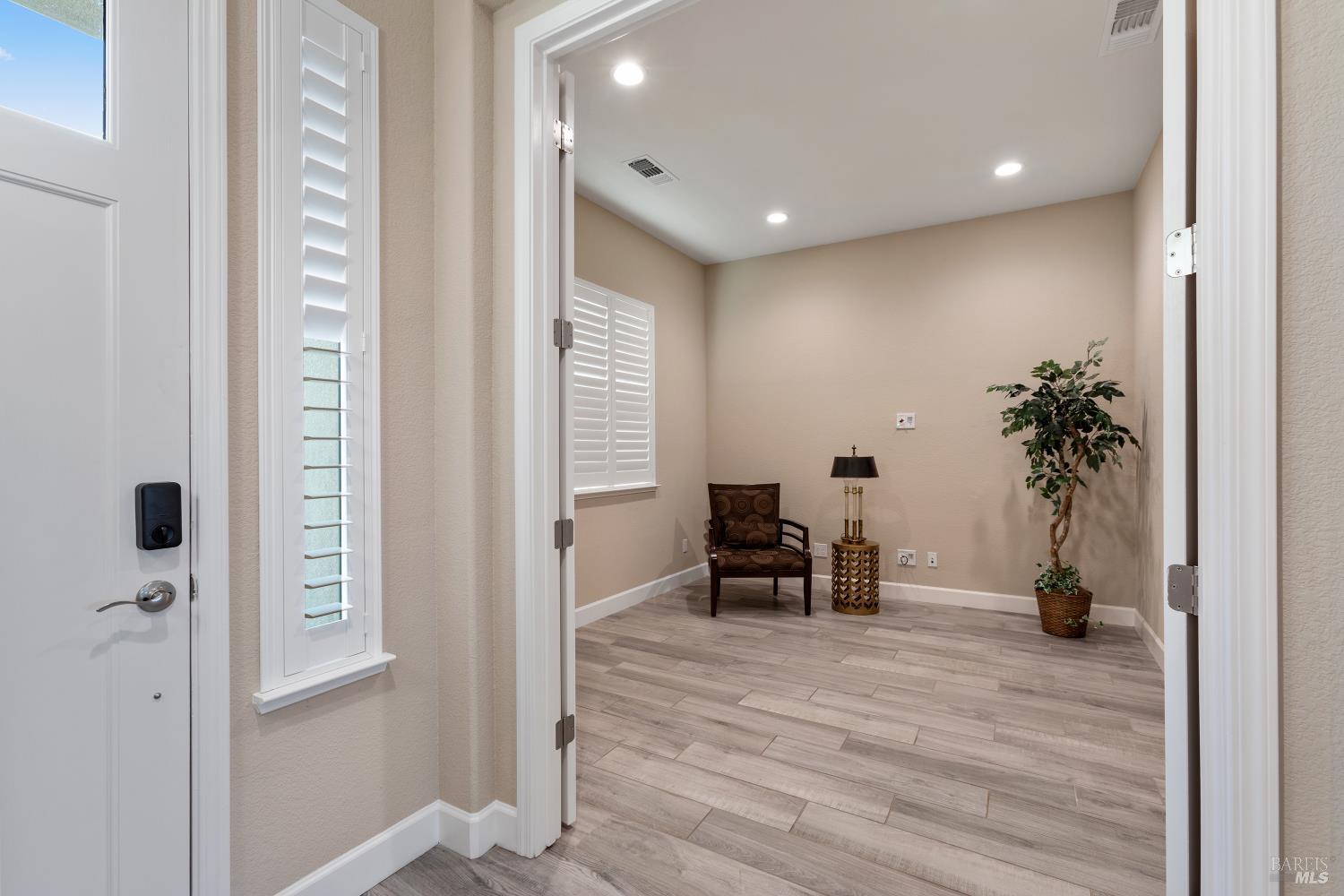 Detail Gallery Image 6 of 46 For 437 Waterwood Dr, Rio Vista,  CA 94571 - 2 Beds | 2 Baths