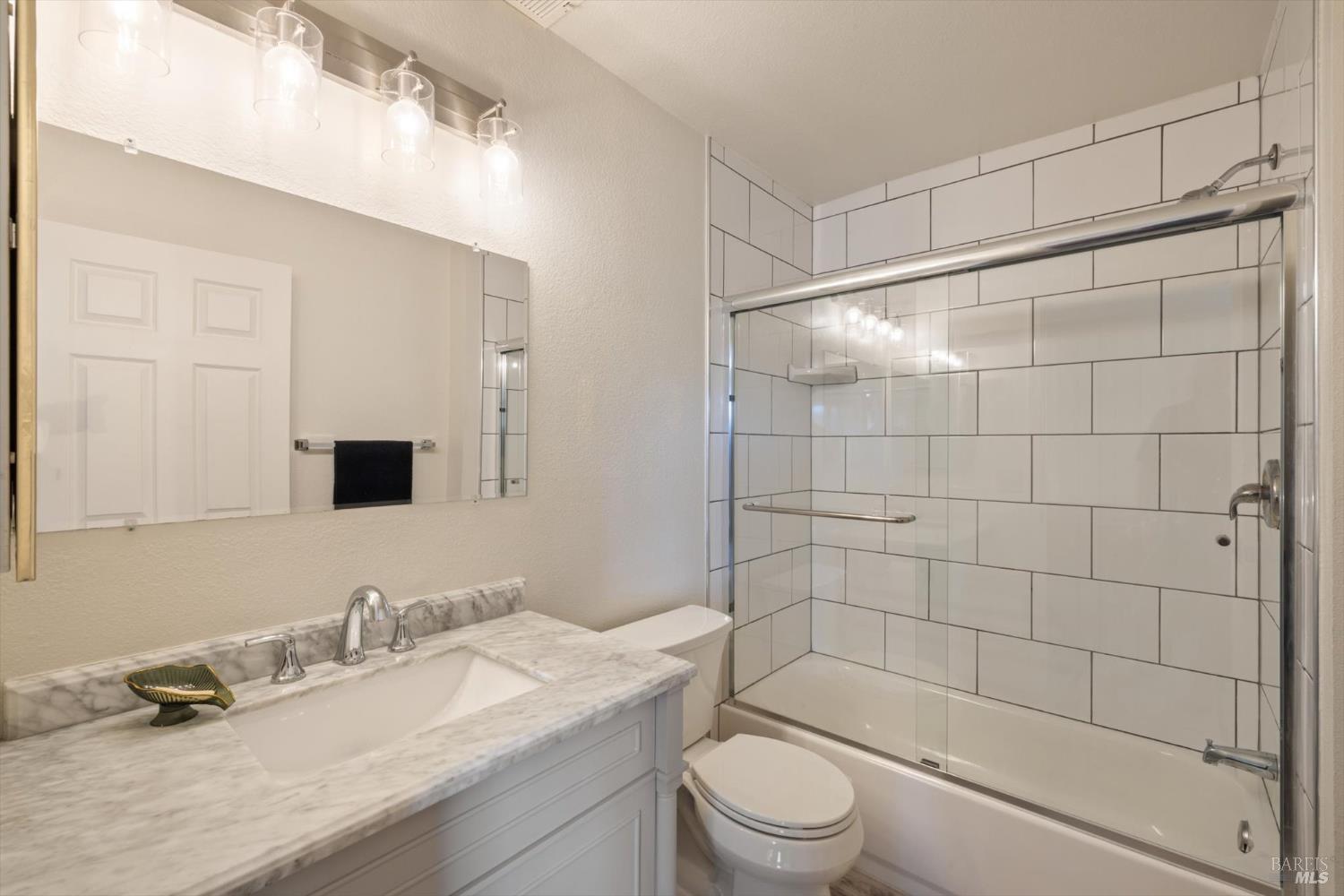 Detail Gallery Image 11 of 22 For 1198 Pear Tree Ln, Napa,  CA 94558 - 2 Beds | 2/1 Baths