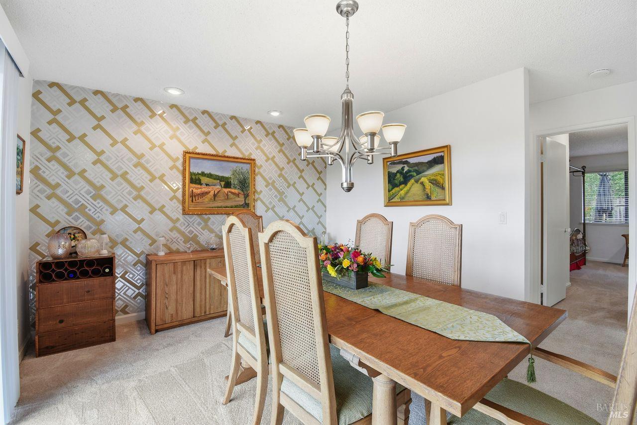 Detail Gallery Image 10 of 41 For 4762 Tarton Dr, Santa Rosa,  CA 95405 - 3 Beds | 2 Baths