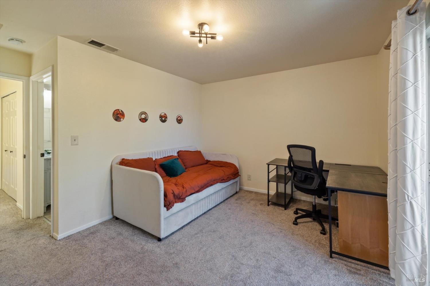 Detail Gallery Image 15 of 22 For 1198 Pear Tree Ln, Napa,  CA 94558 - 2 Beds | 2/1 Baths