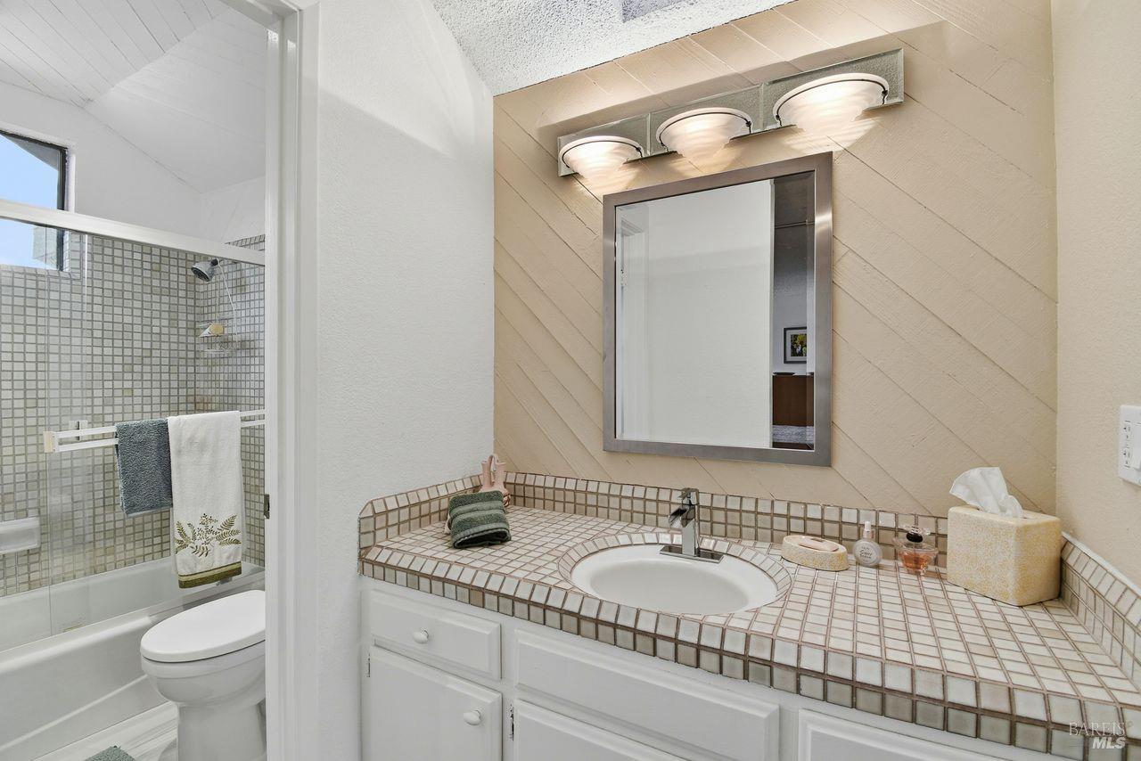 Detail Gallery Image 24 of 41 For 4762 Tarton Dr, Santa Rosa,  CA 95405 - 3 Beds | 2 Baths