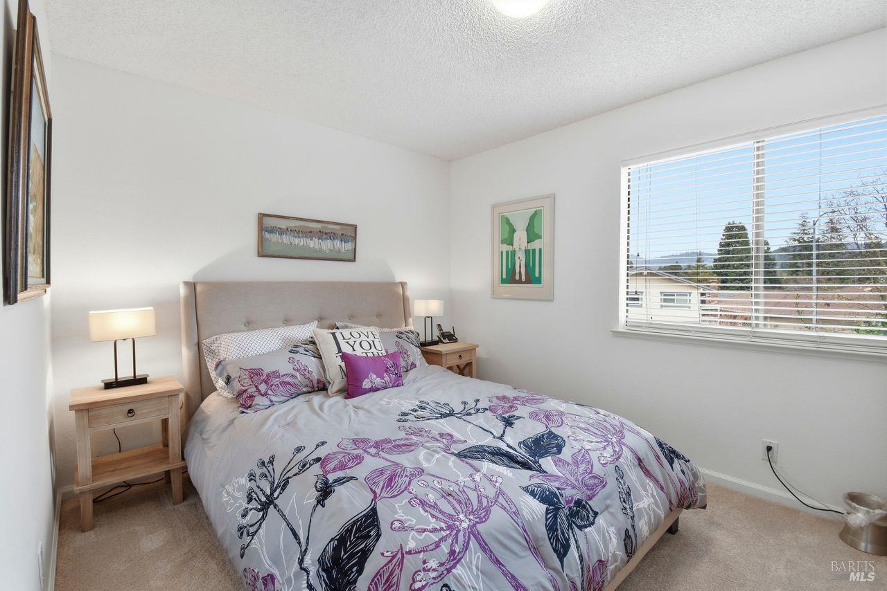 Detail Gallery Image 31 of 41 For 4762 Tarton Dr, Santa Rosa,  CA 95405 - 3 Beds | 2 Baths