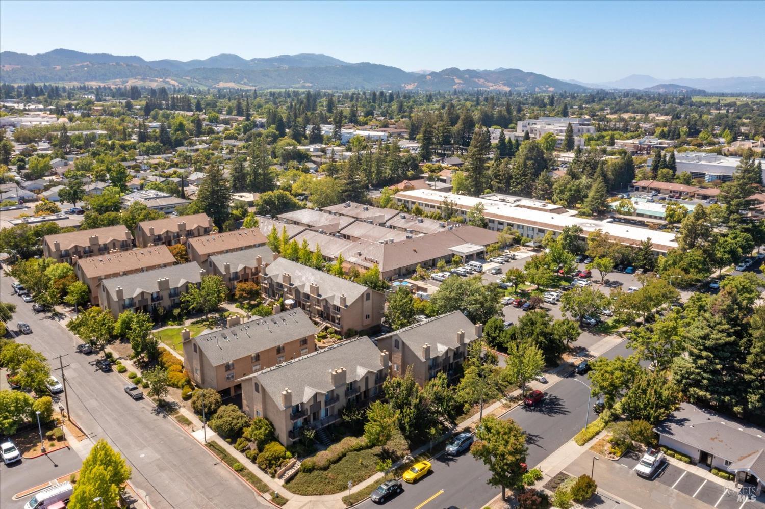 Detail Gallery Image 21 of 22 For 1198 Pear Tree Ln, Napa,  CA 94558 - 2 Beds | 2/1 Baths