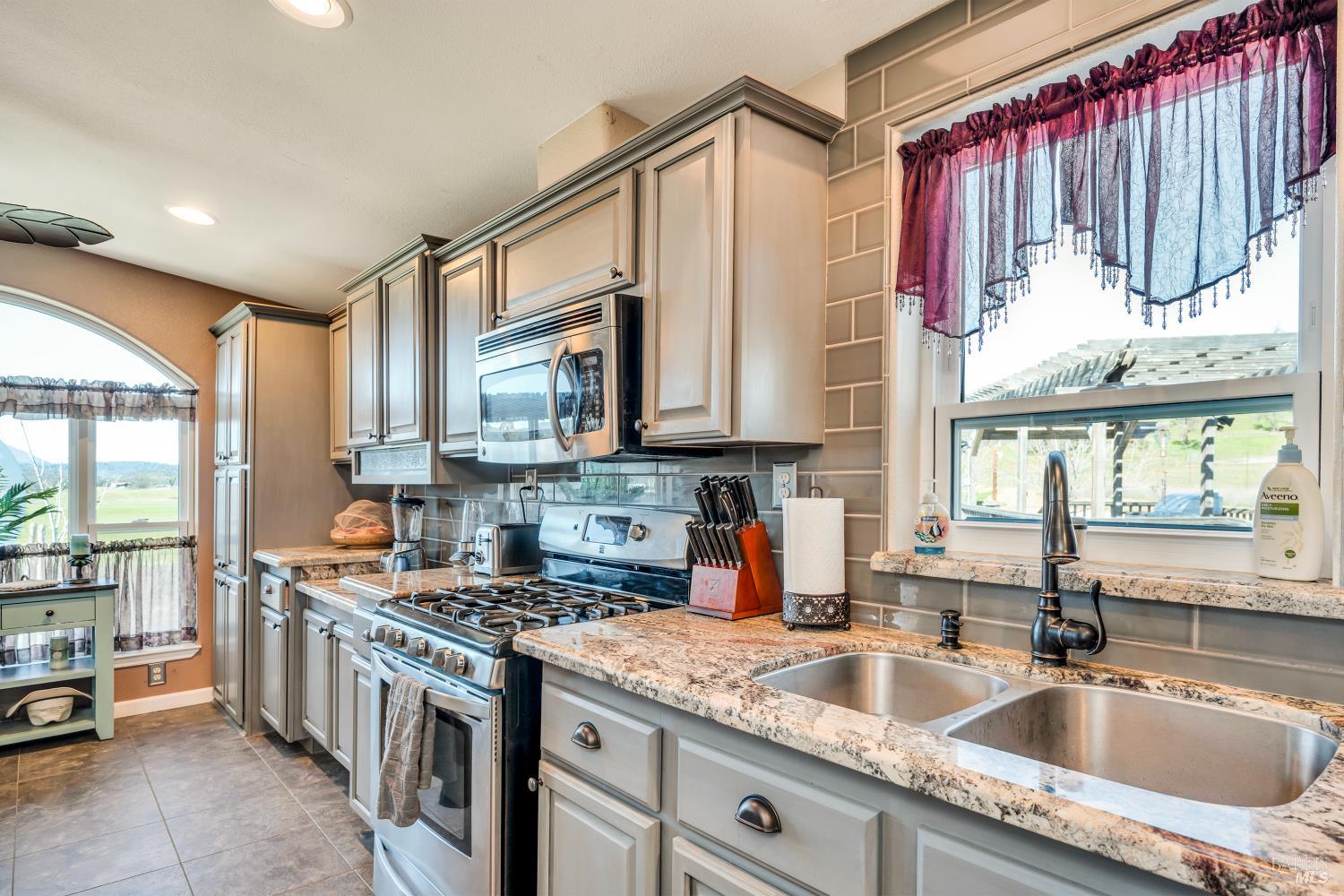 Detail Gallery Image 31 of 64 For 17432 Sendero Way, Lower Lake,  CA 95457 - 3 Beds | 2 Baths