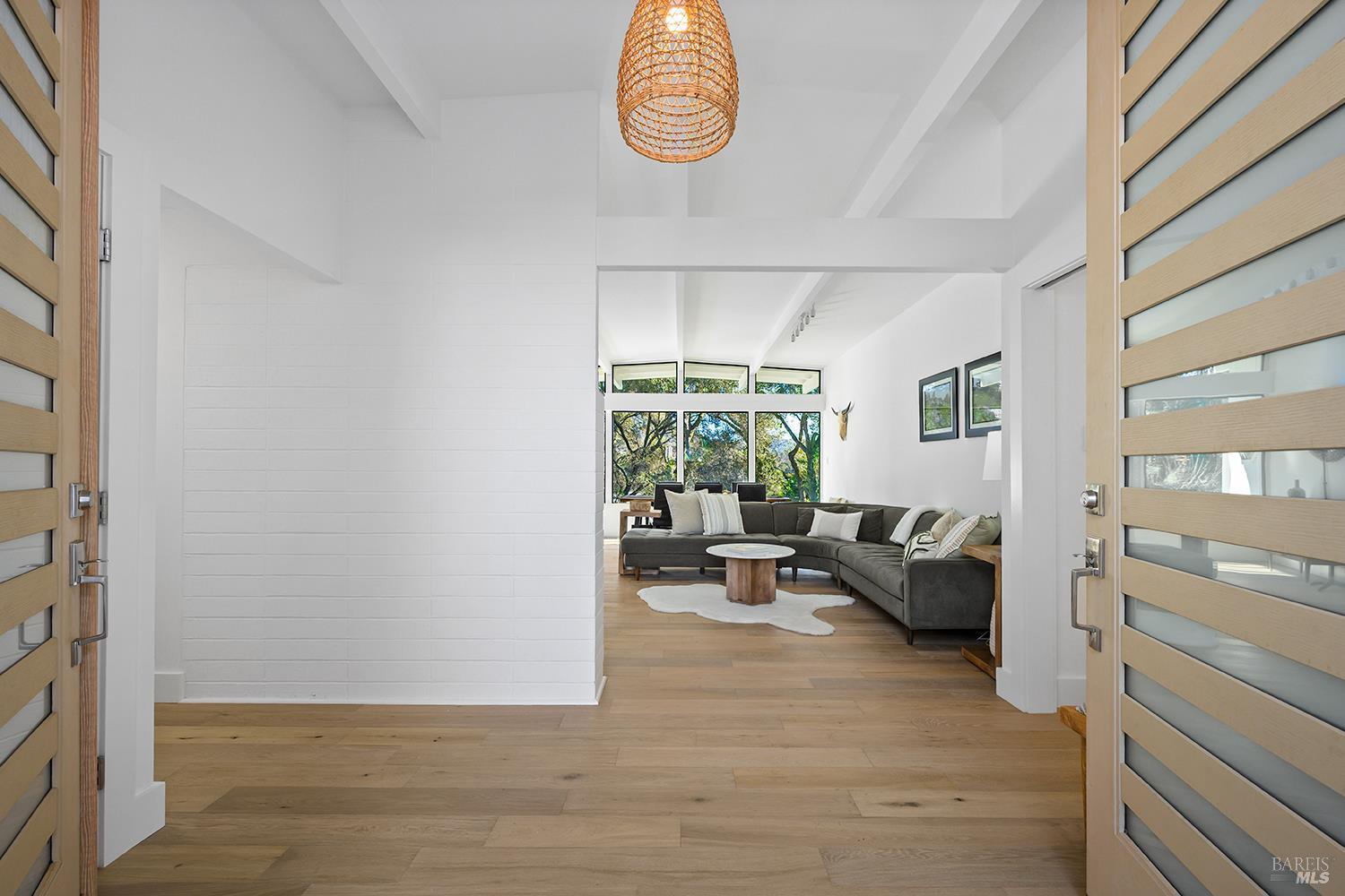 Detail Gallery Image 2 of 42 For 716 University St, Healdsburg,  CA 95448 - 4 Beds | 2/1 Baths