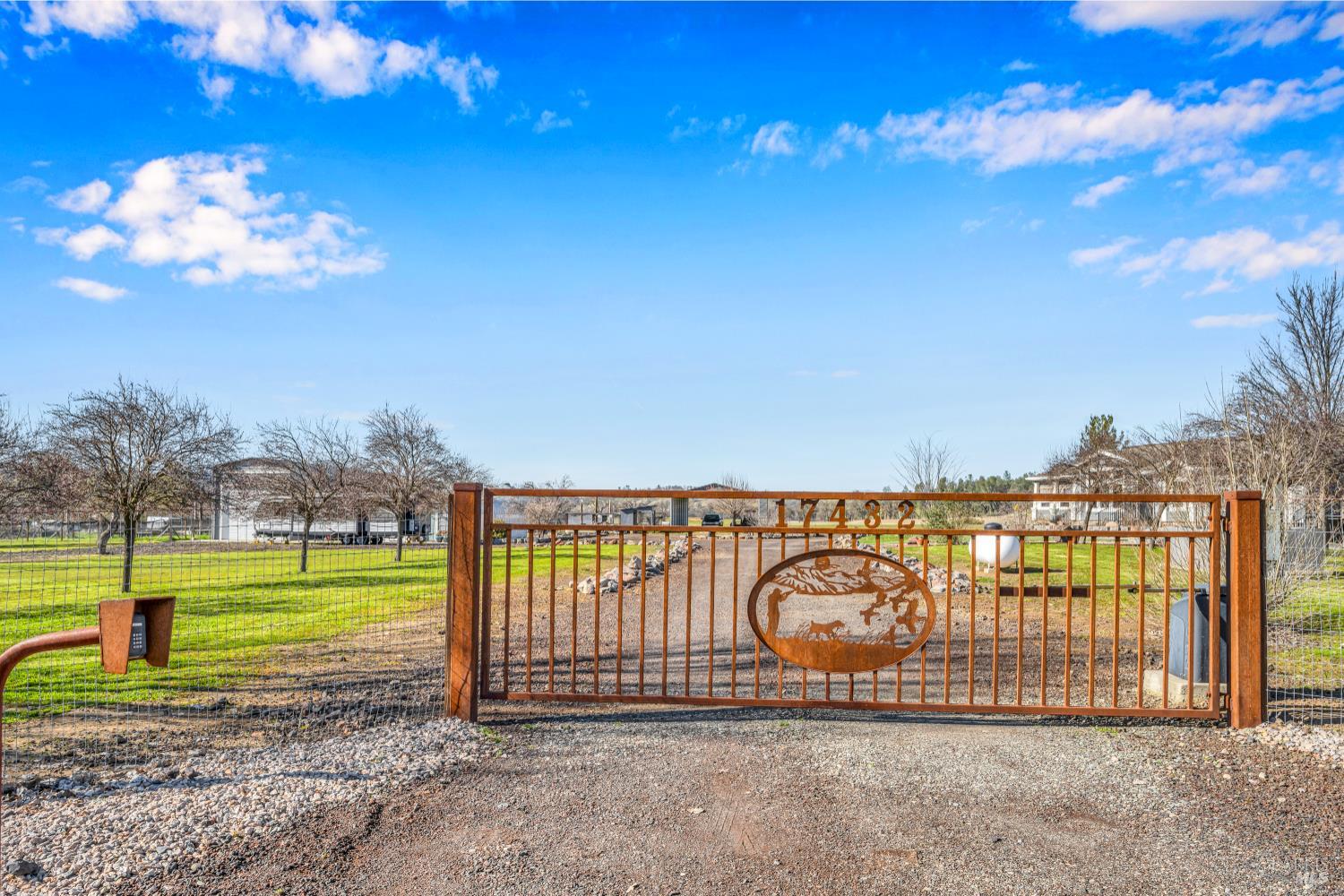 Detail Gallery Image 5 of 64 For 17432 Sendero Way, Lower Lake,  CA 95457 - 3 Beds | 2 Baths