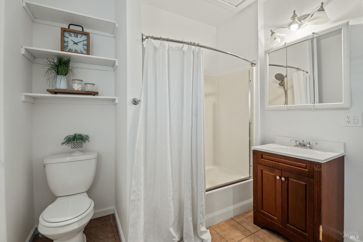 Detail Gallery Image 8 of 27 For 309 E Valley St, Willits,  CA 95490 - 3 Beds | 1 Baths