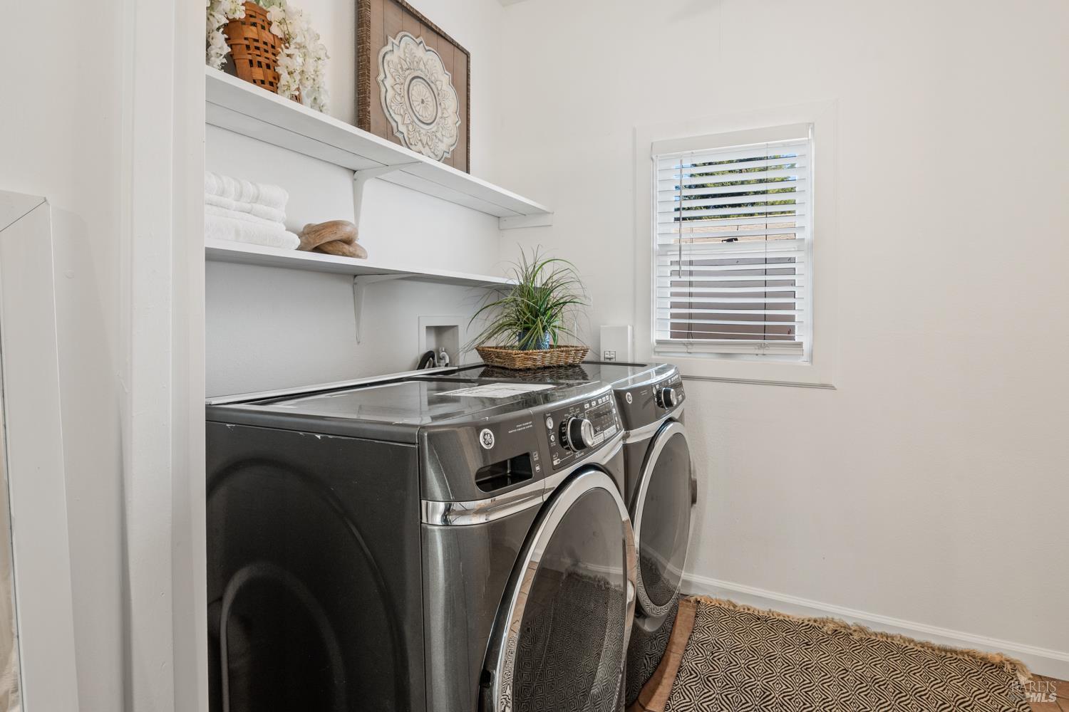 Detail Gallery Image 9 of 27 For 309 E Valley St, Willits,  CA 95490 - 3 Beds | 1 Baths