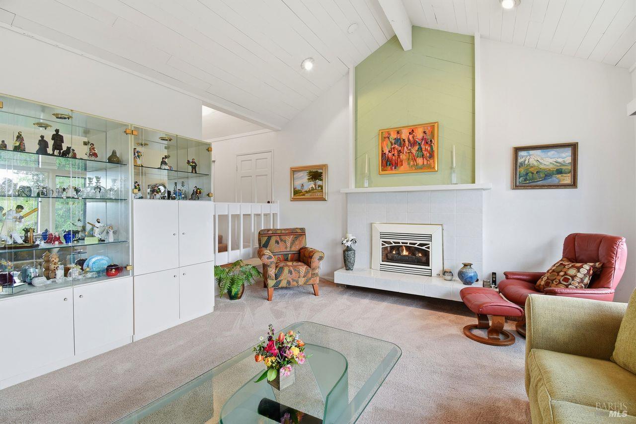 Detail Gallery Image 4 of 41 For 4762 Tarton Dr, Santa Rosa,  CA 95405 - 3 Beds | 2 Baths