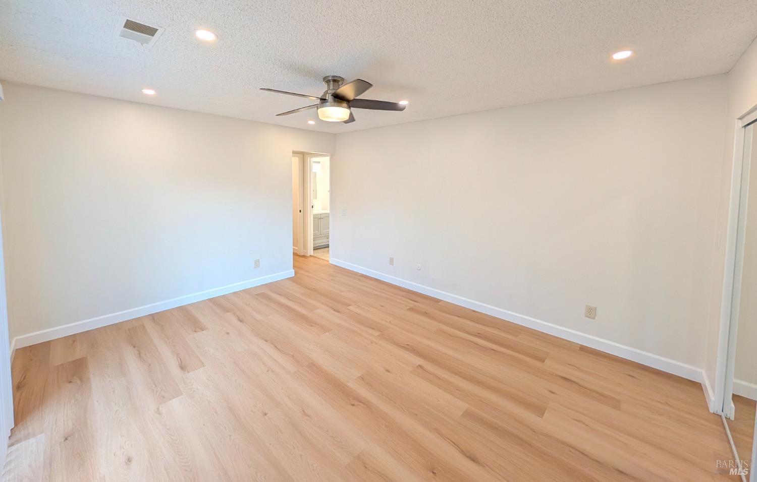 Detail Gallery Image 8 of 18 For 1815 Mini Dr, Vallejo,  CA 94589 - 4 Beds | 2 Baths