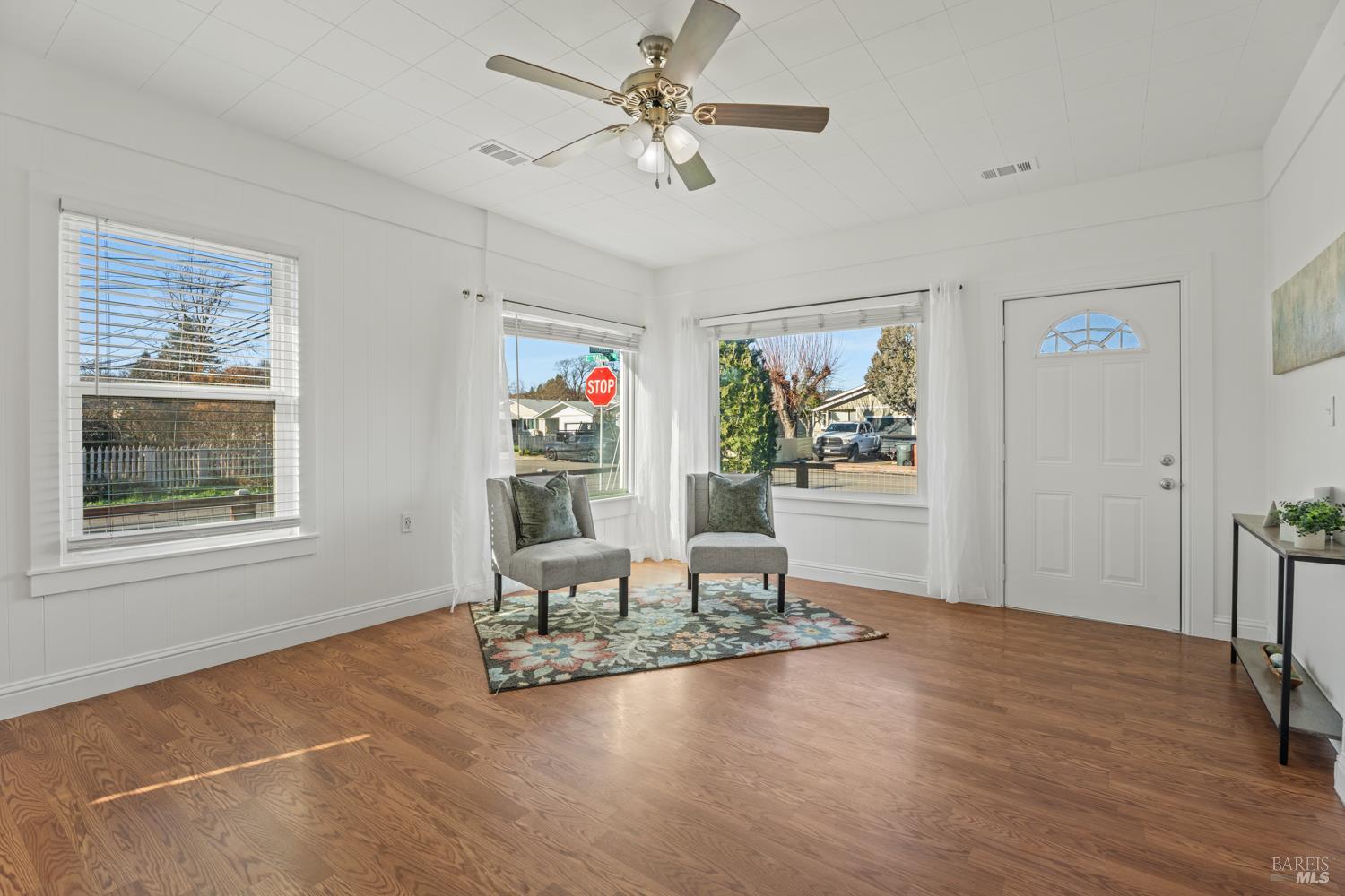 Detail Gallery Image 2 of 27 For 309 E Valley St, Willits,  CA 95490 - 3 Beds | 1 Baths