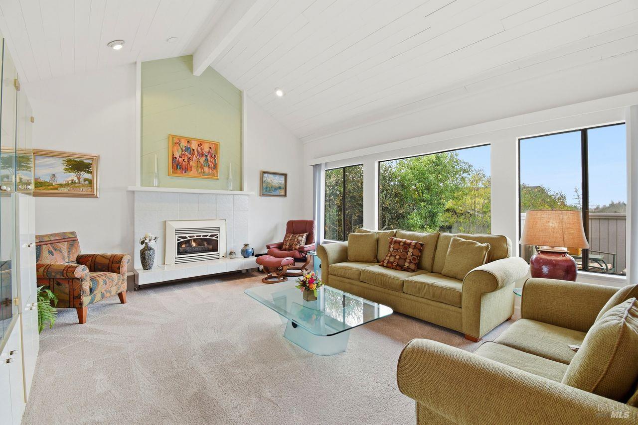 Detail Gallery Image 3 of 41 For 4762 Tarton Dr, Santa Rosa,  CA 95405 - 3 Beds | 2 Baths