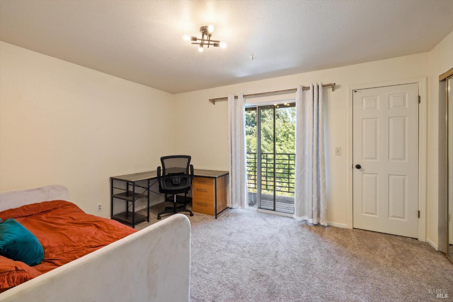 Detail Gallery Image 14 of 22 For 1198 Pear Tree Ln, Napa,  CA 94558 - 2 Beds | 2/1 Baths