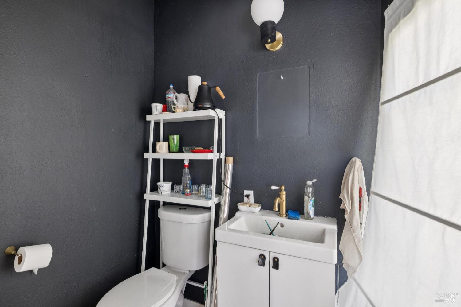 Detail Gallery Image 48 of 51 For 11150 Sir Francis Drake Blvd, Point Reyes Station,  CA 94956 - 3 Beds | 4/1 Baths