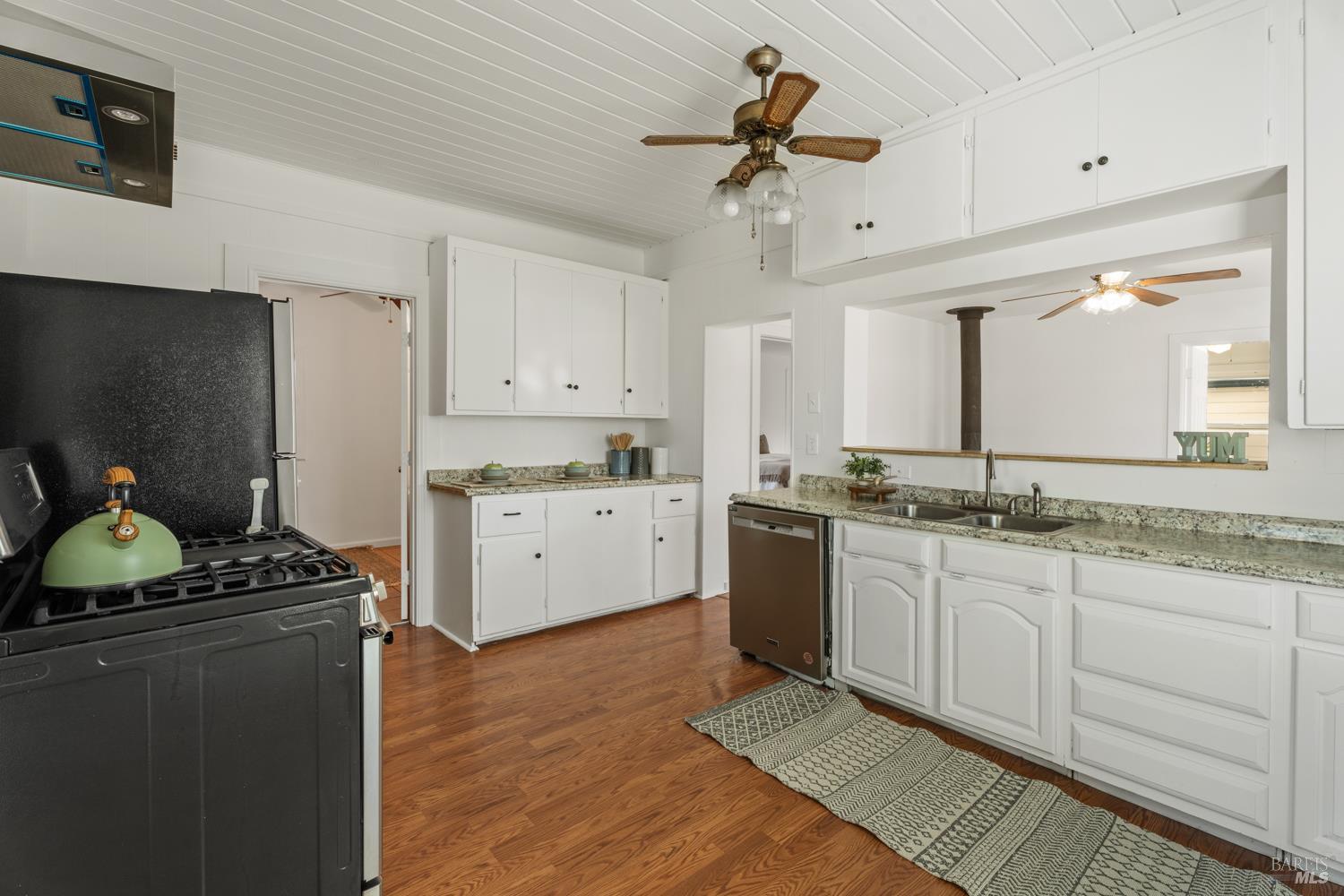 Detail Gallery Image 6 of 27 For 309 E Valley St, Willits,  CA 95490 - 3 Beds | 1 Baths