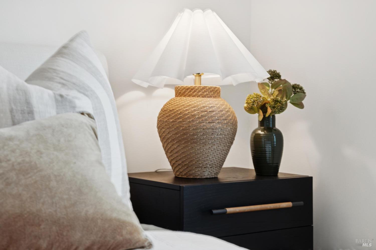 Detail Gallery Image 18 of 44 For 33 Montecito Ave, Corte Madera,  CA 94925 - 3 Beds | 2/1 Baths