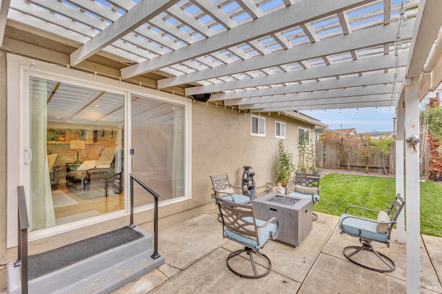 Detail Gallery Image 24 of 37 For 3955 Briarwood St, Napa,  CA 94558 - 3 Beds | 2 Baths