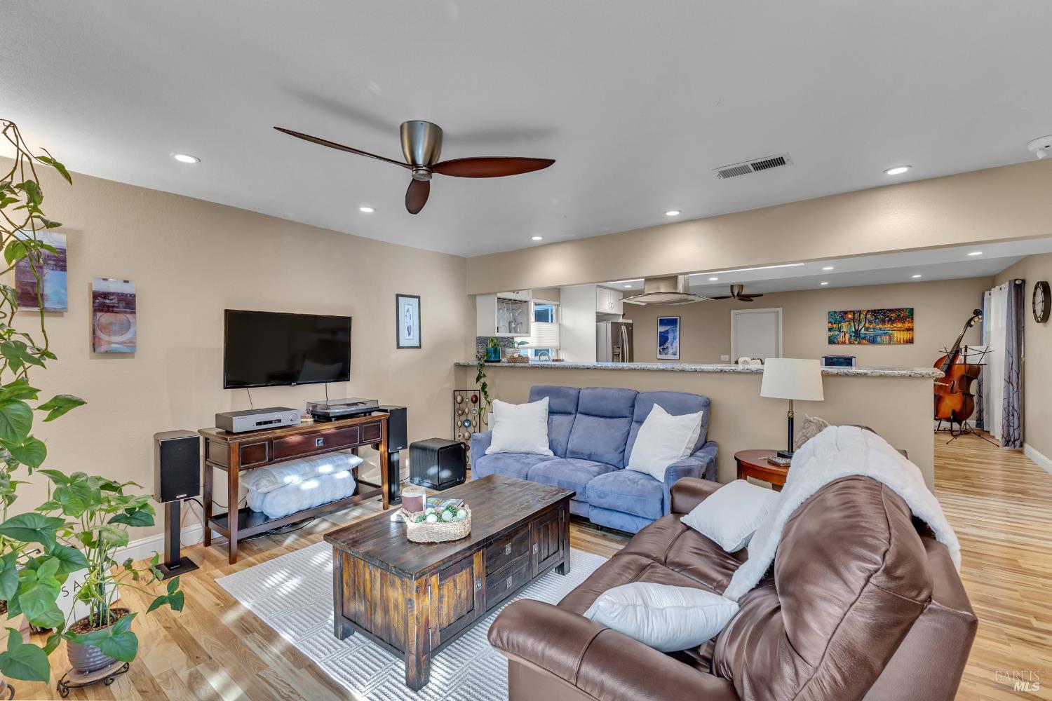 Detail Gallery Image 10 of 37 For 3955 Briarwood St, Napa,  CA 94558 - 3 Beds | 2 Baths