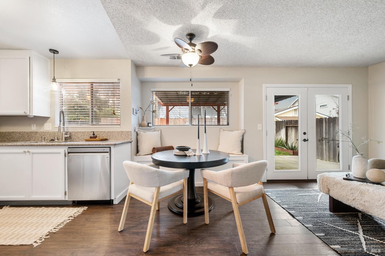 Detail Gallery Image 19 of 56 For 115 American Way, Vacaville,  CA 95687 - 3 Beds | 2/1 Baths