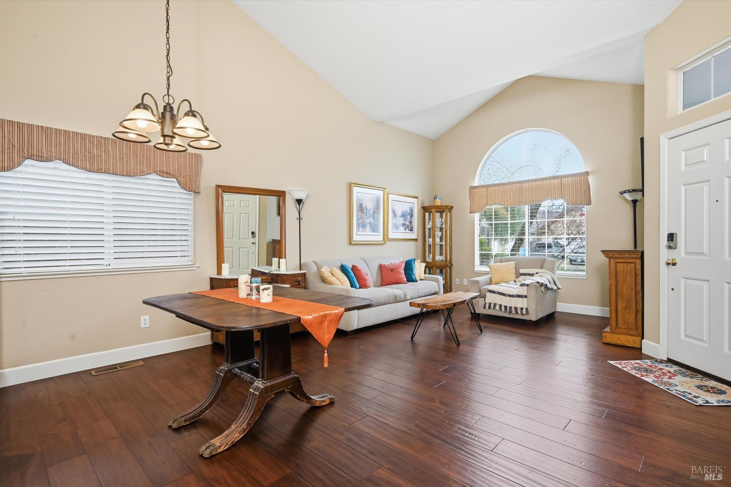 Detail Gallery Image 7 of 25 For 281 Michael Dr, Santa Rosa,  CA 95401 - 3 Beds | 2 Baths