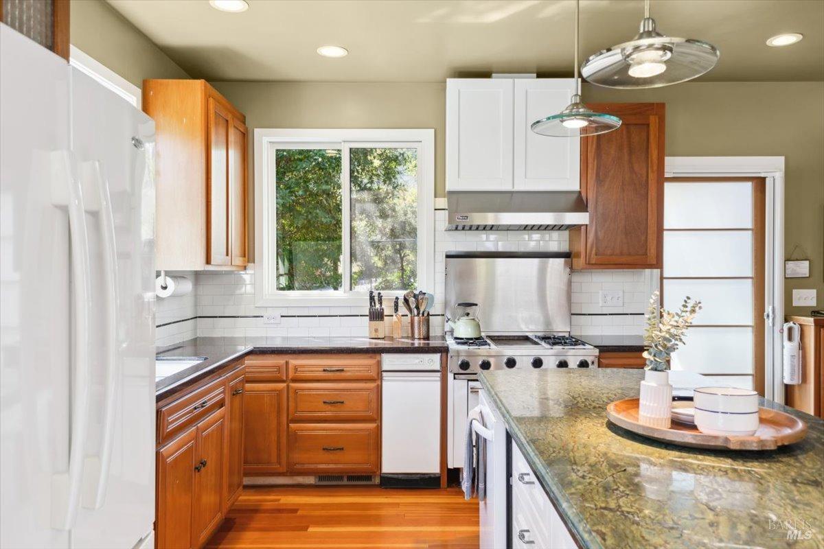 Detail Gallery Image 10 of 66 For 4820 Bennett Valley Rd, Santa Rosa,  CA 95404 - 6 Beds | 5 Baths