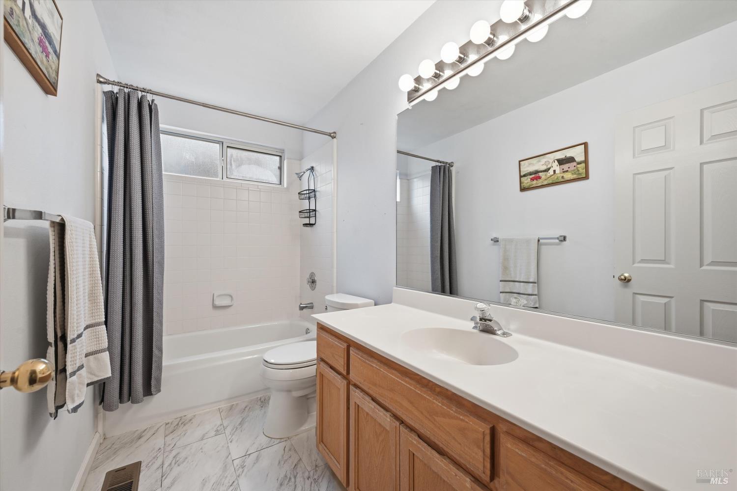 Detail Gallery Image 19 of 25 For 281 Michael Dr, Santa Rosa,  CA 95401 - 3 Beds | 2 Baths