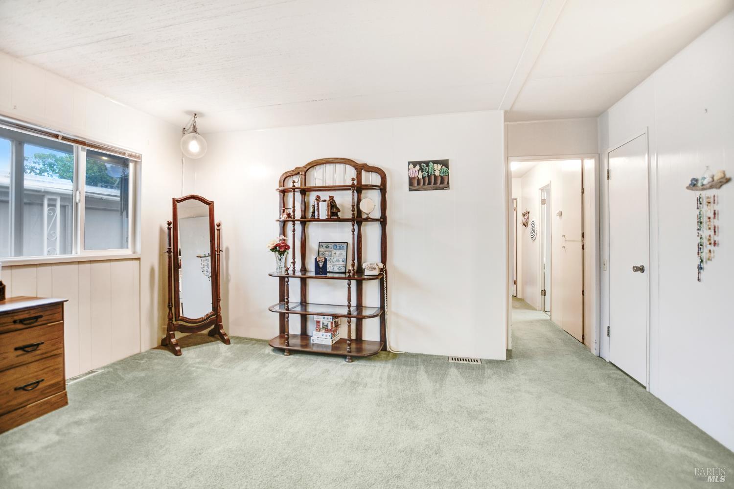 Detail Gallery Image 11 of 23 For 40 Westgate Cir, Santa Rosa,  CA 95401 - 2 Beds | 2 Baths