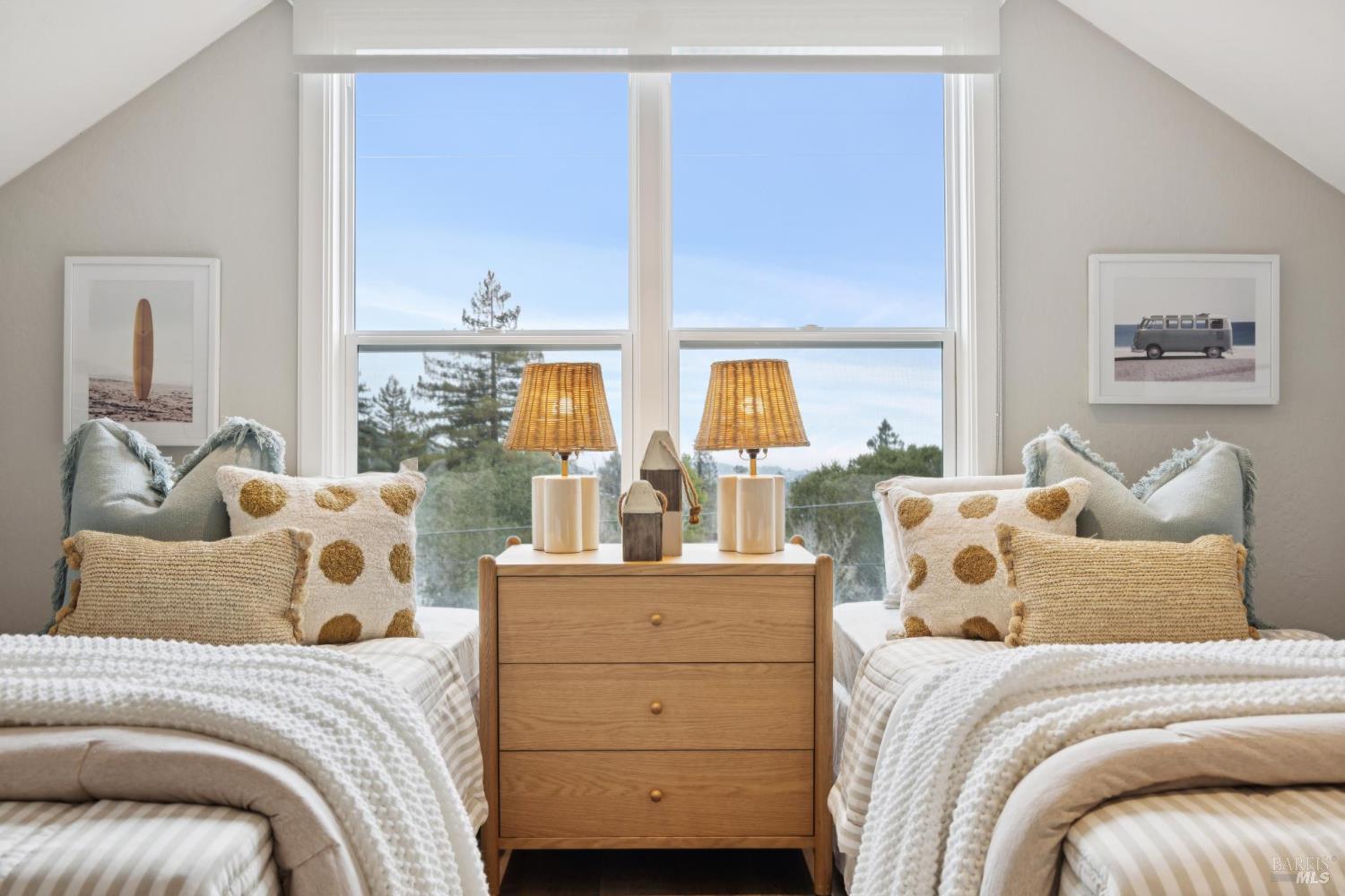 Detail Gallery Image 26 of 44 For 33 Montecito Ave, Corte Madera,  CA 94925 - 3 Beds | 2/1 Baths