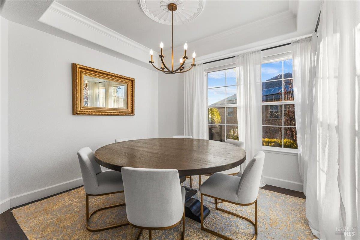 Detail Gallery Image 10 of 61 For 5866 Sailing Hawk Ave, Santa Rosa,  CA 95409 - 4 Beds | 4/1 Baths