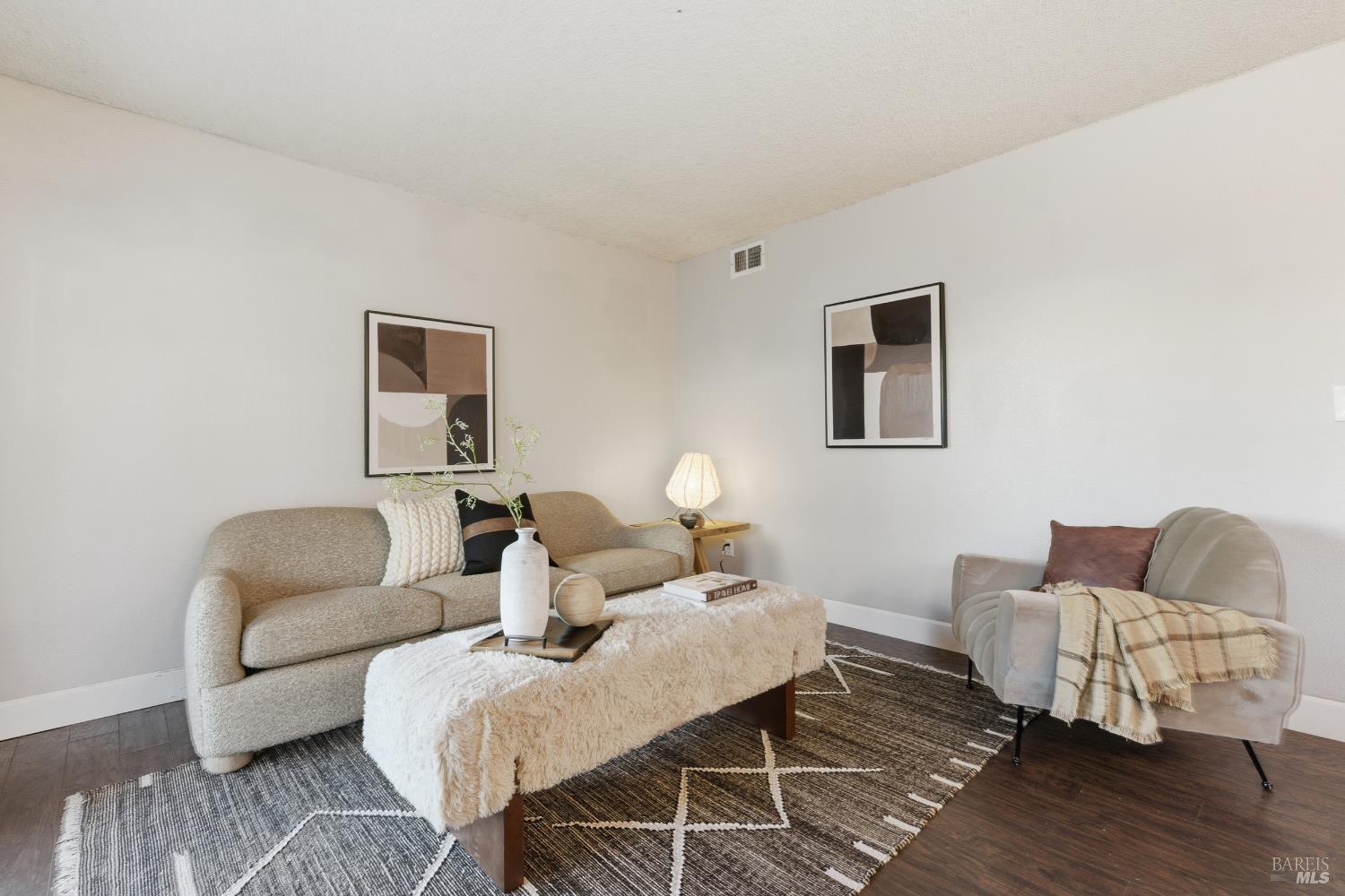 Detail Gallery Image 15 of 56 For 115 American Way, Vacaville,  CA 95687 - 3 Beds | 2/1 Baths