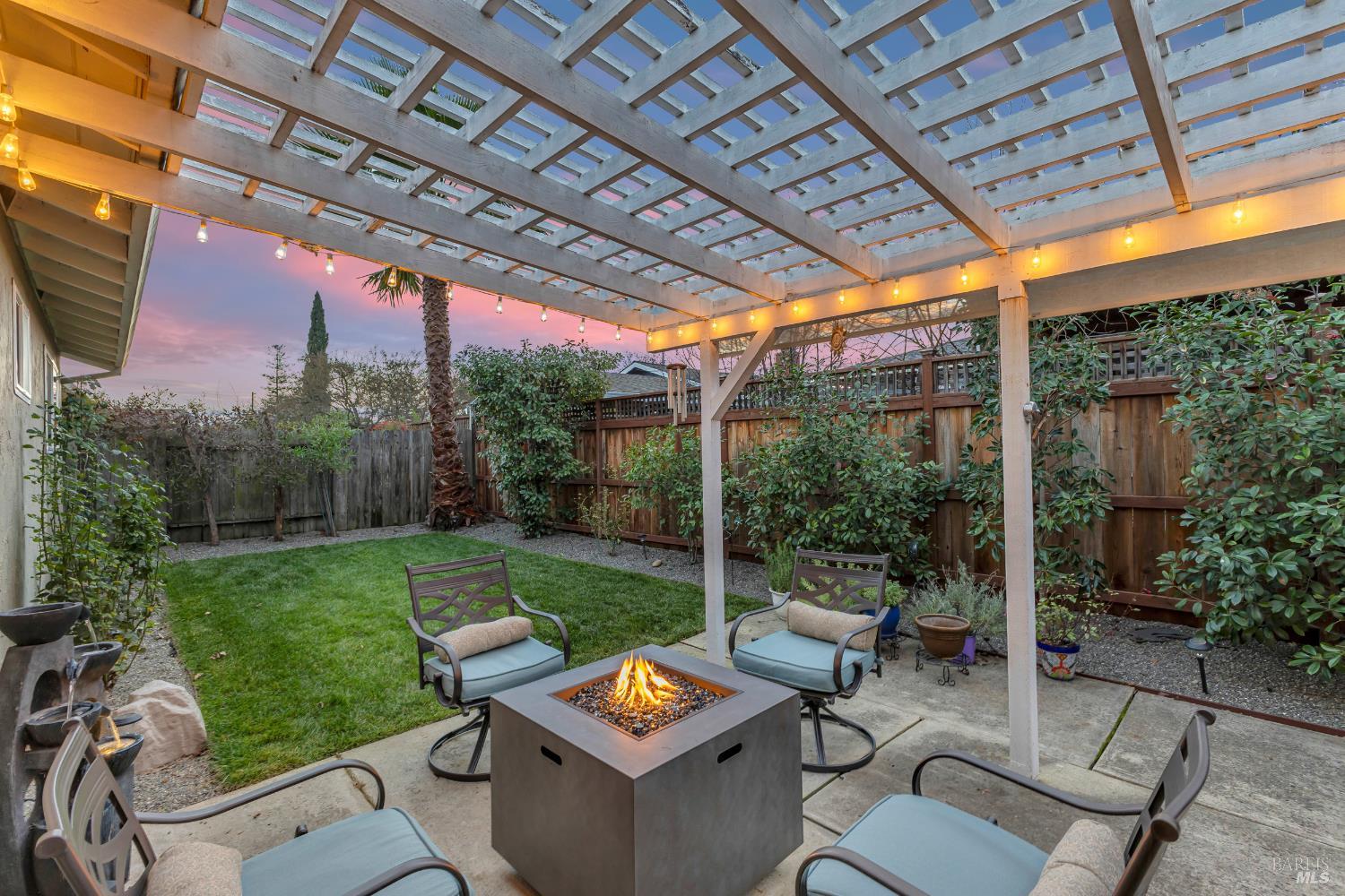 Detail Gallery Image 30 of 37 For 3955 Briarwood St, Napa,  CA 94558 - 3 Beds | 2 Baths