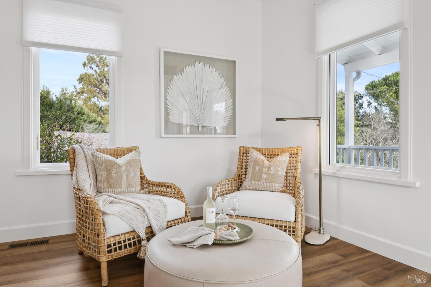Detail Gallery Image 7 of 44 For 33 Montecito Ave, Corte Madera,  CA 94925 - 3 Beds | 2/1 Baths