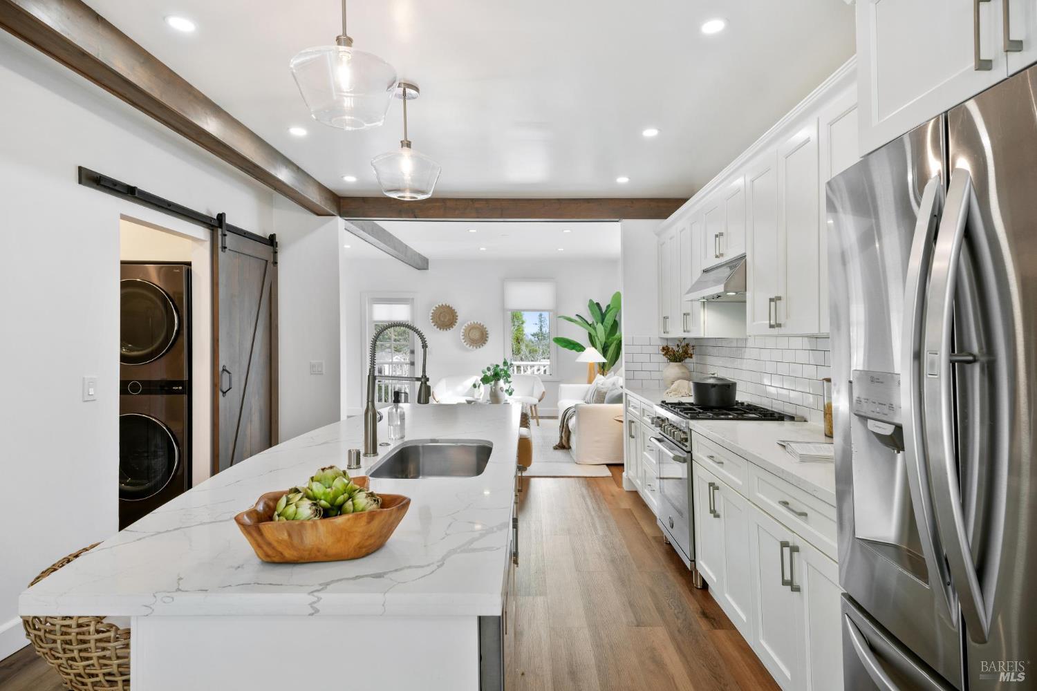 Detail Gallery Image 21 of 44 For 33 Montecito Ave, Corte Madera,  CA 94925 - 3 Beds | 2/1 Baths