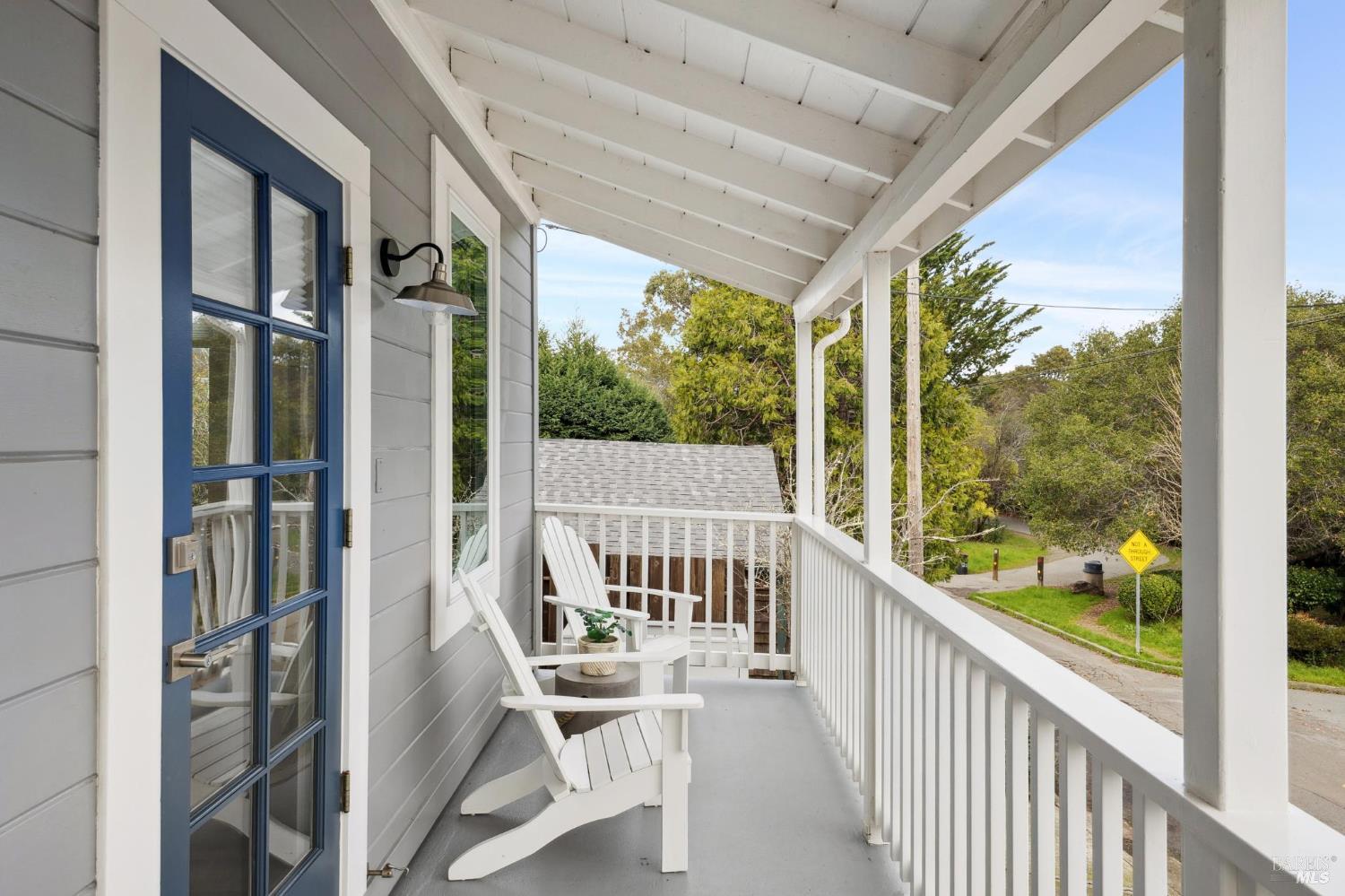 Detail Gallery Image 2 of 44 For 33 Montecito Ave, Corte Madera,  CA 94925 - 3 Beds | 2/1 Baths