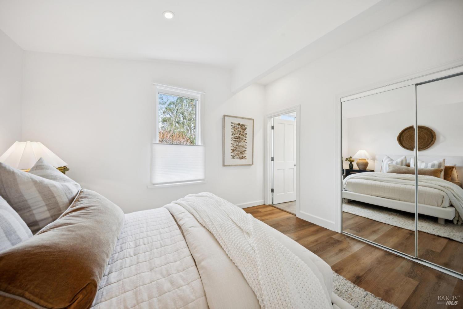 Detail Gallery Image 19 of 44 For 33 Montecito Ave, Corte Madera,  CA 94925 - 3 Beds | 2/1 Baths