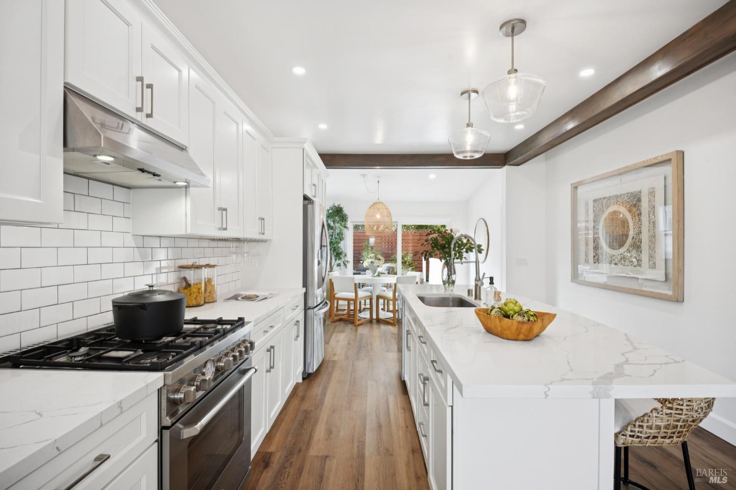 Detail Gallery Image 11 of 44 For 33 Montecito Ave, Corte Madera,  CA 94925 - 3 Beds | 2/1 Baths