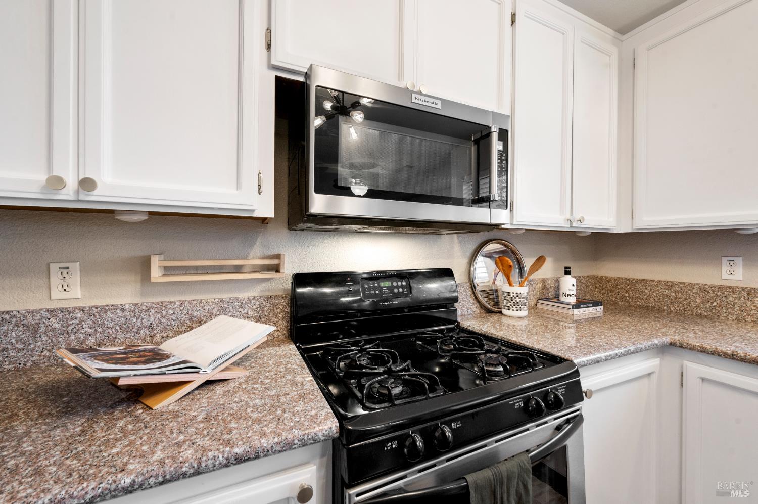 Detail Gallery Image 25 of 56 For 115 American Way, Vacaville,  CA 95687 - 3 Beds | 2/1 Baths