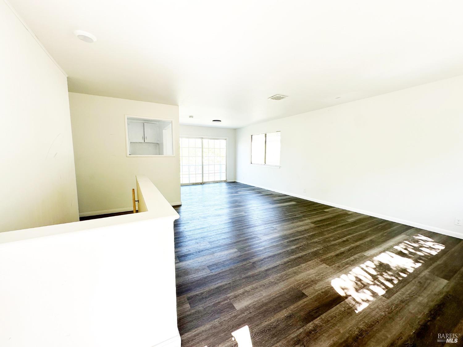 Detail Gallery Image 3 of 18 For 4083 Frye Ave, Clearlake,  CA 95422 - 3 Beds | 1 Baths