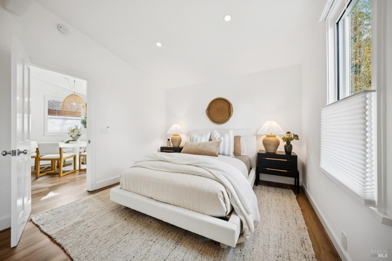 Detail Gallery Image 16 of 44 For 33 Montecito Ave, Corte Madera,  CA 94925 - 3 Beds | 2/1 Baths