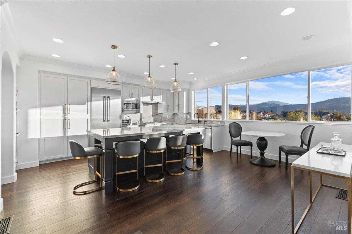 Detail Gallery Image 16 of 61 For 5866 Sailing Hawk Ave, Santa Rosa,  CA 95409 - 4 Beds | 4/1 Baths