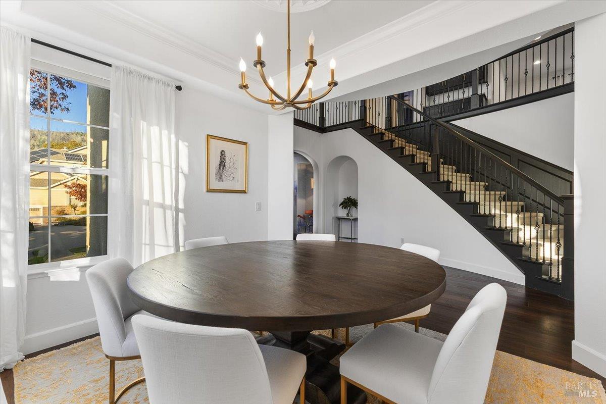 Detail Gallery Image 9 of 61 For 5866 Sailing Hawk Ave, Santa Rosa,  CA 95409 - 4 Beds | 4/1 Baths