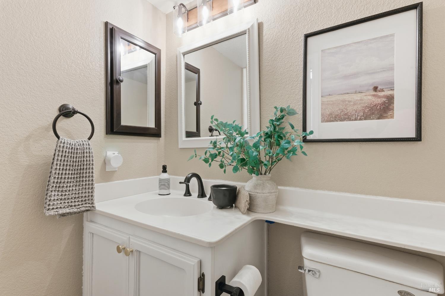 Detail Gallery Image 11 of 56 For 115 American Way, Vacaville,  CA 95687 - 3 Beds | 2/1 Baths