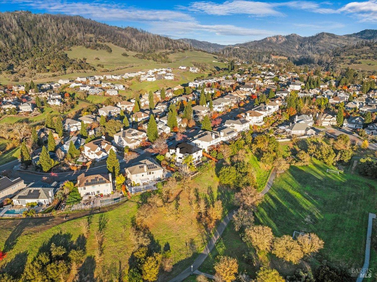 Detail Gallery Image 60 of 61 For 5866 Sailing Hawk Ave, Santa Rosa,  CA 95409 - 4 Beds | 4/1 Baths