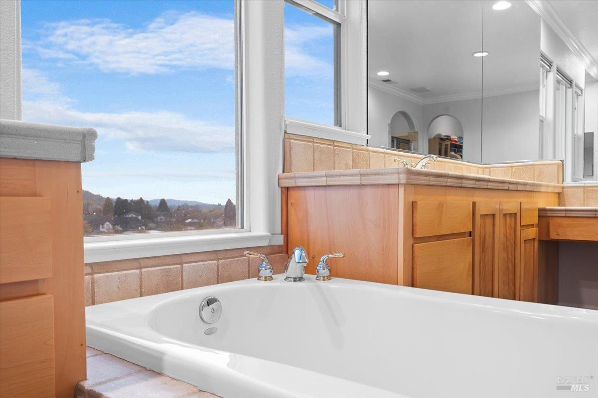 Detail Gallery Image 35 of 61 For 5866 Sailing Hawk Ave, Santa Rosa,  CA 95409 - 4 Beds | 4/1 Baths