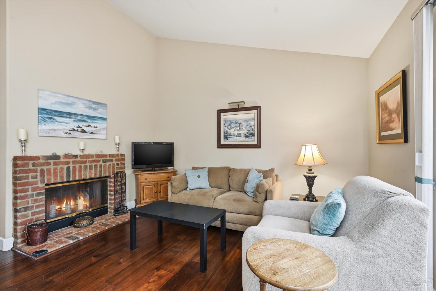 Detail Gallery Image 12 of 25 For 281 Michael Dr, Santa Rosa,  CA 95401 - 3 Beds | 2 Baths