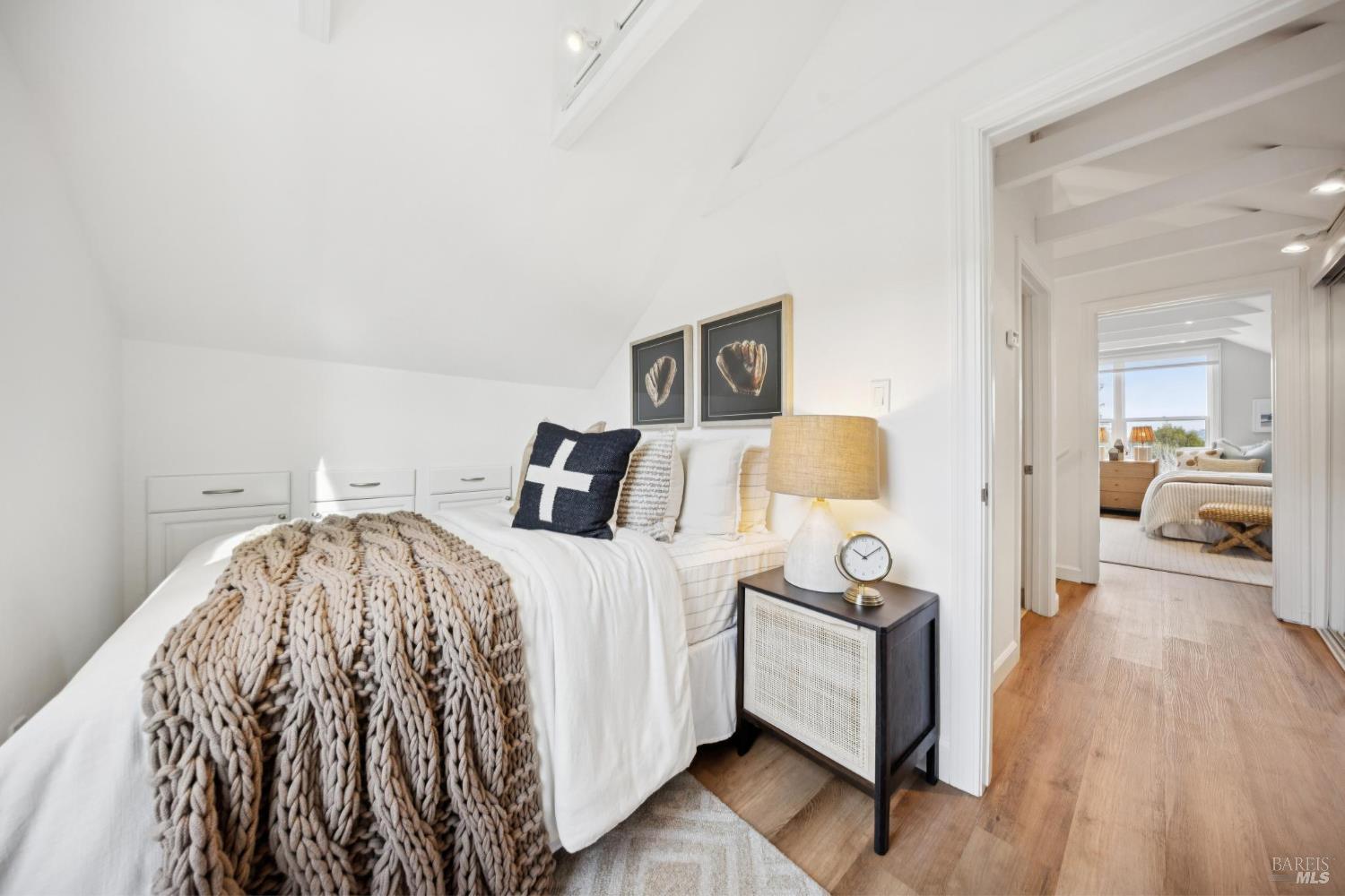 Detail Gallery Image 30 of 44 For 33 Montecito Ave, Corte Madera,  CA 94925 - 3 Beds | 2/1 Baths